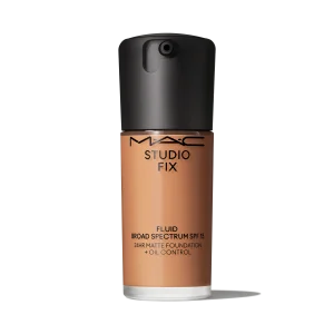 Studio Fix Fluid SPF 15 24HR Matte Foundation + Oil Control